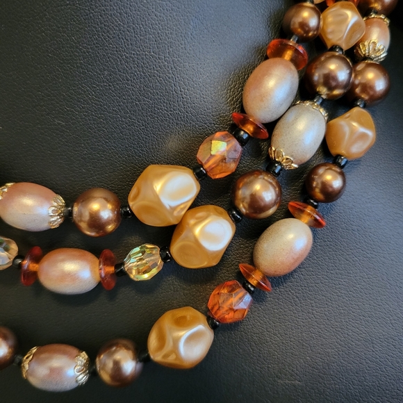 Vintage Faux Pearl Beaded Necklace - Picture 3 of 6